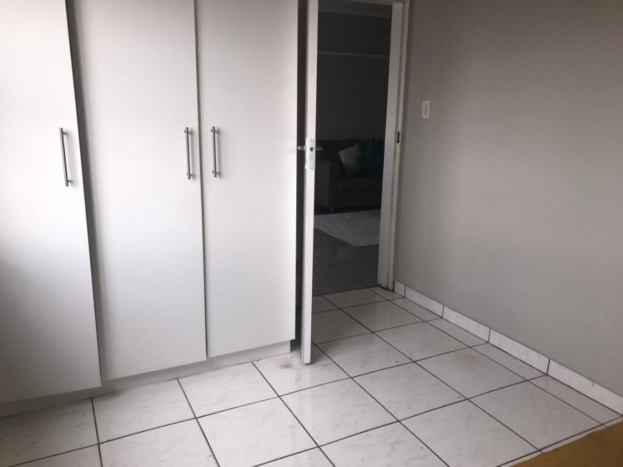 To Let 1 Bedroom Property for Rent in Quigney Eastern Cape